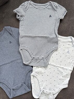 GAP onsies 12-18M